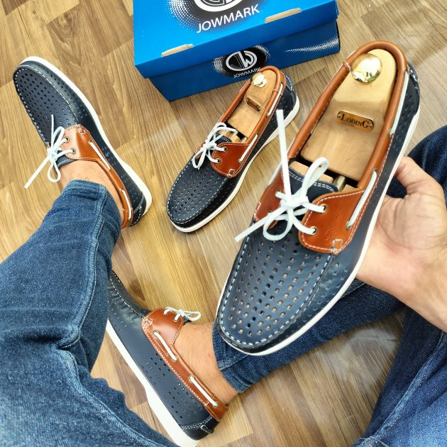 Mocassin bateau en cuir perforé